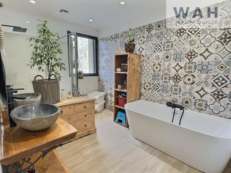 Propriété - 407 m² - 12 pièces