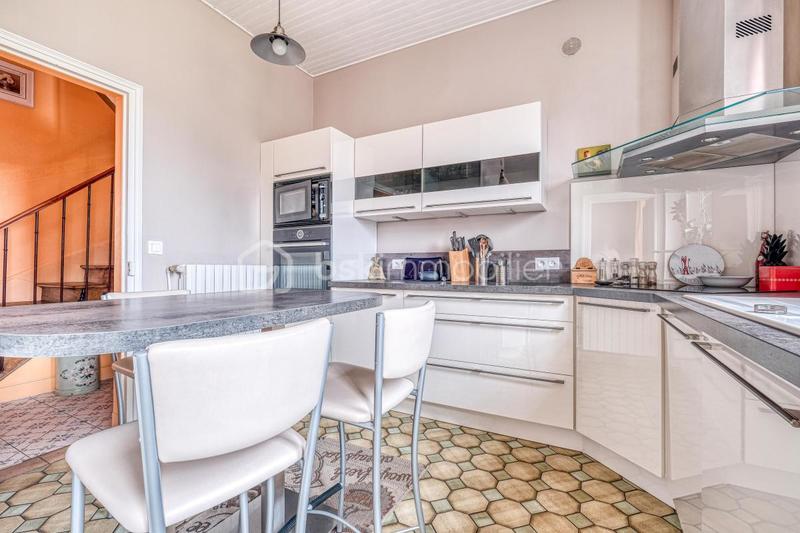 Demeure - 171 m² - 6 pièces