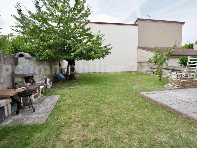 Maison traditionnelle - 154 m² - 7 pièces