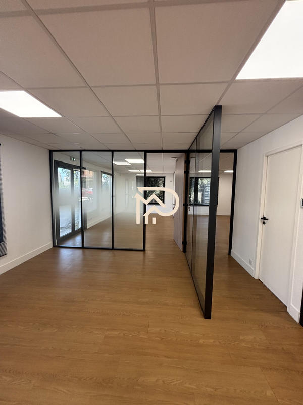 Local d'activités - 170 m²