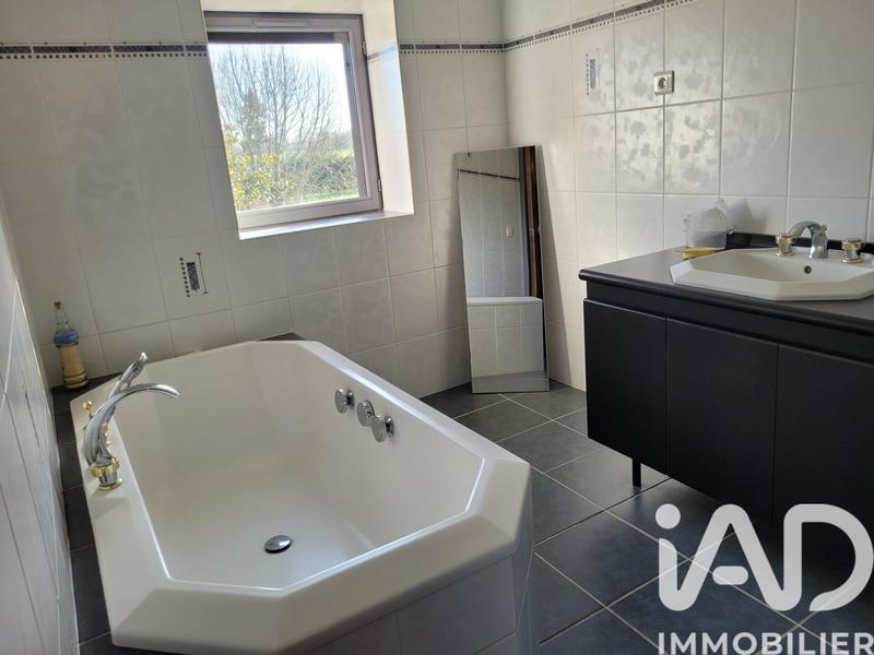 Maison - 216 m² - 7 pièces