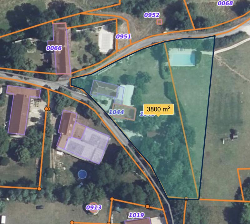 Maison - 255 m² - 9 pièces