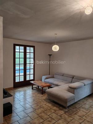 Maison traditionnelle - 120 m² - 5 pièces