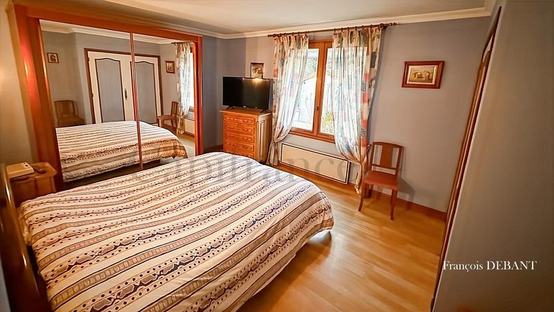 Maison - 200 m² - 7 pièces