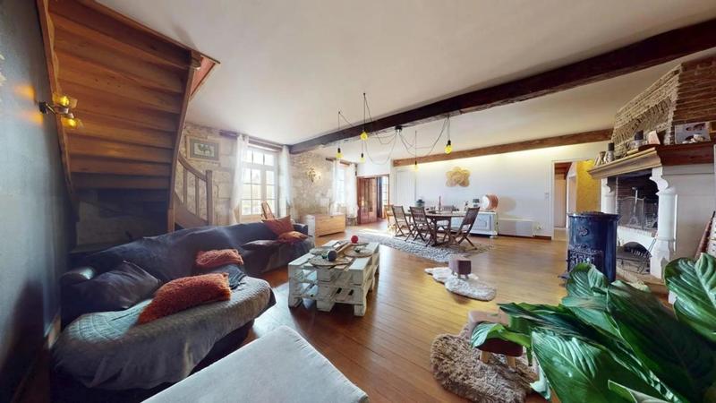 Maison en pierre - 265 m² - 7 pièces