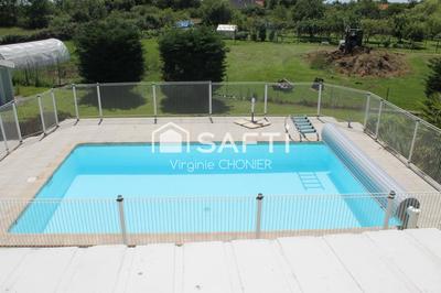 Maison - 256 m² - 6 pièces