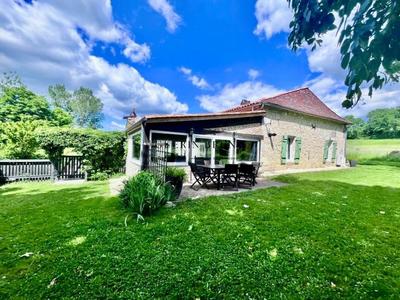 Propriété - 180 m² - 11 pièces