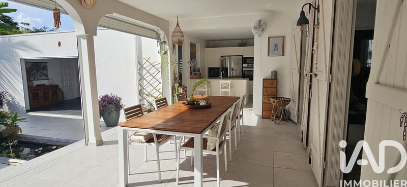 Maison - 230 m² - 6 pièces