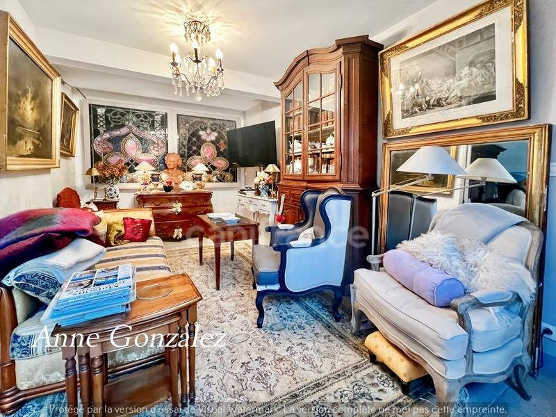 Maison - 345 m² - 7 pièces