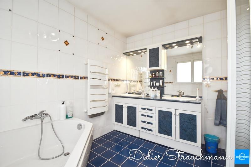 Maison - 161 m² - 8 pièces