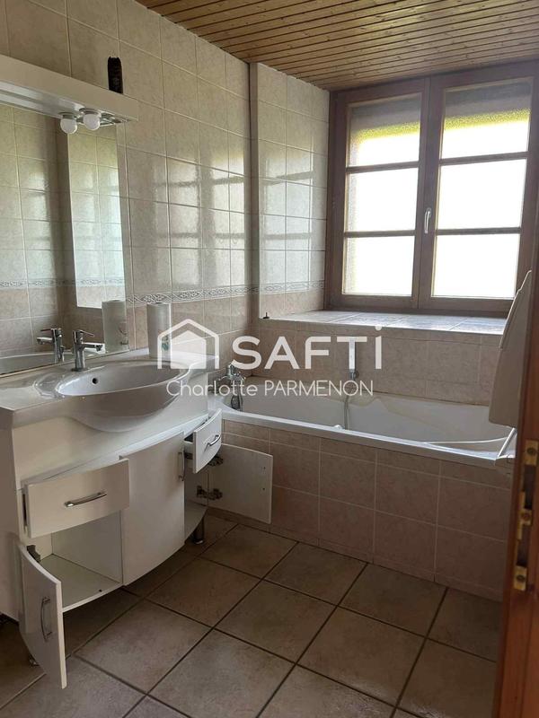 Maison - 215 m² - 6 pièces