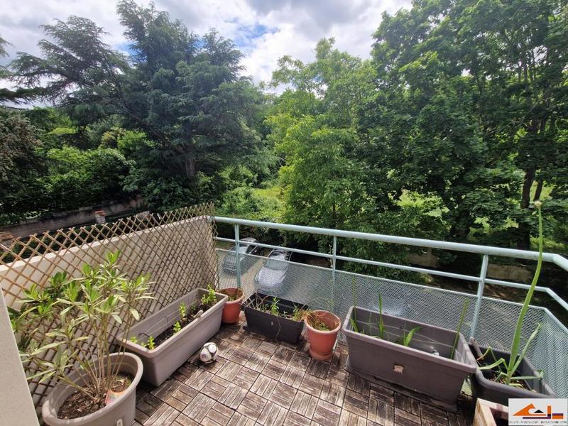 Appartement - 90 m² - 4 pièces