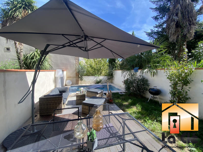 Maison - 250 m² - 6 pièces