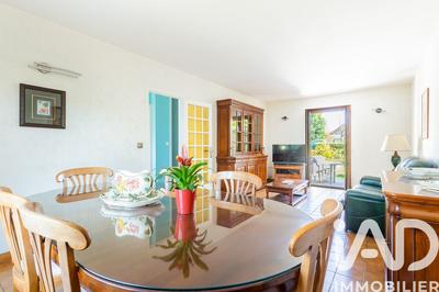 Maison - 143 m² - 8 pièces