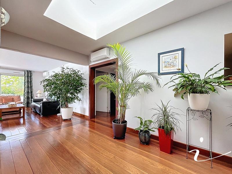 Appartement - 147 m² - 5 pièces