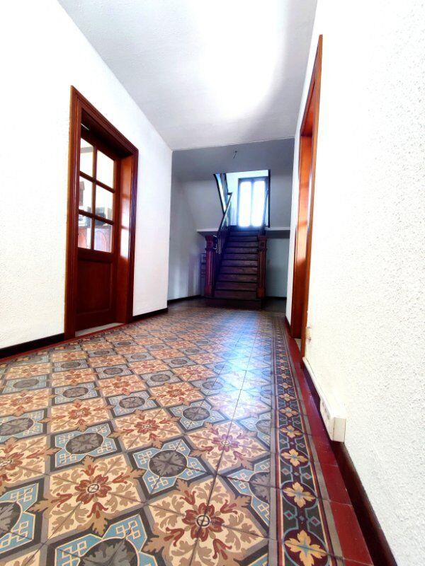 Maison - 215 m² - 7 pièces