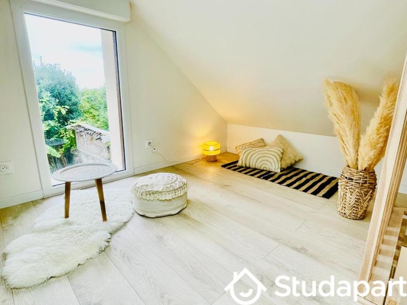 Chambre - 10 m² - 1 pièce