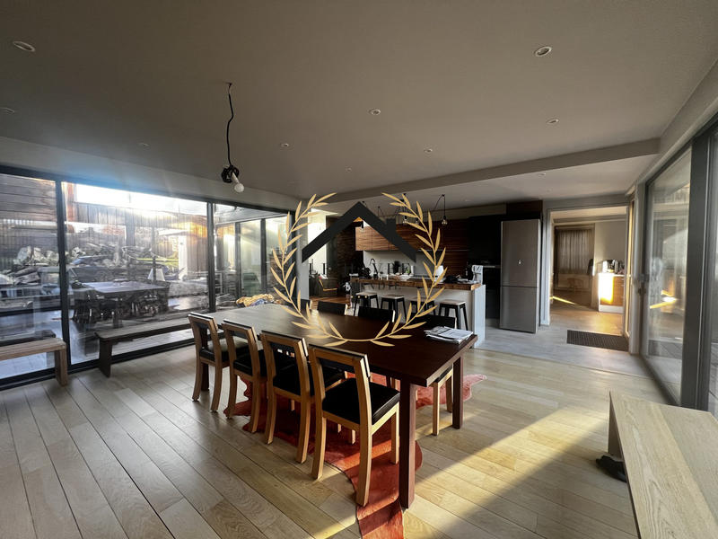 Maison ancienne - 210 m² - 7 pièces