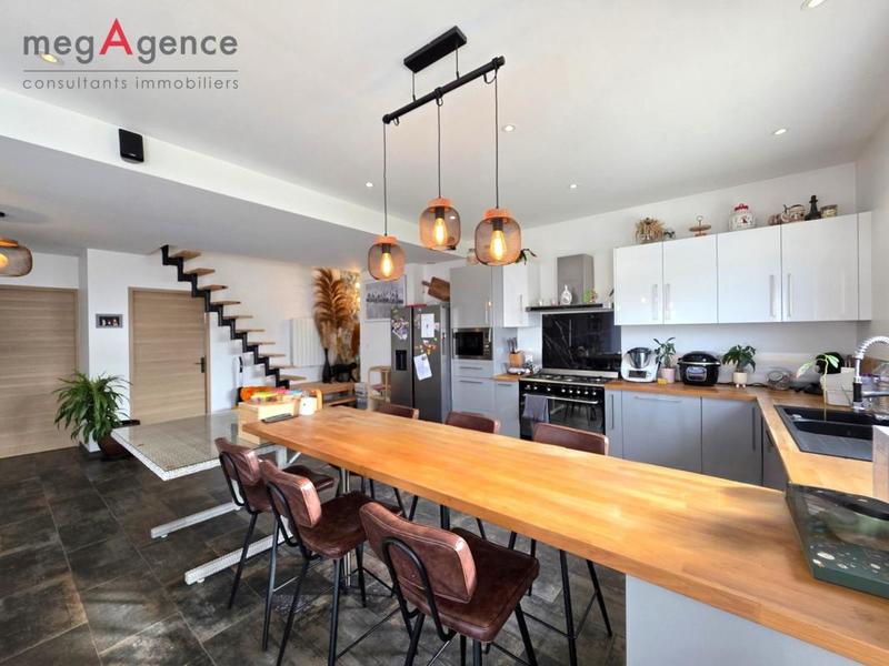 Maison - 120 m² - 5 pièces