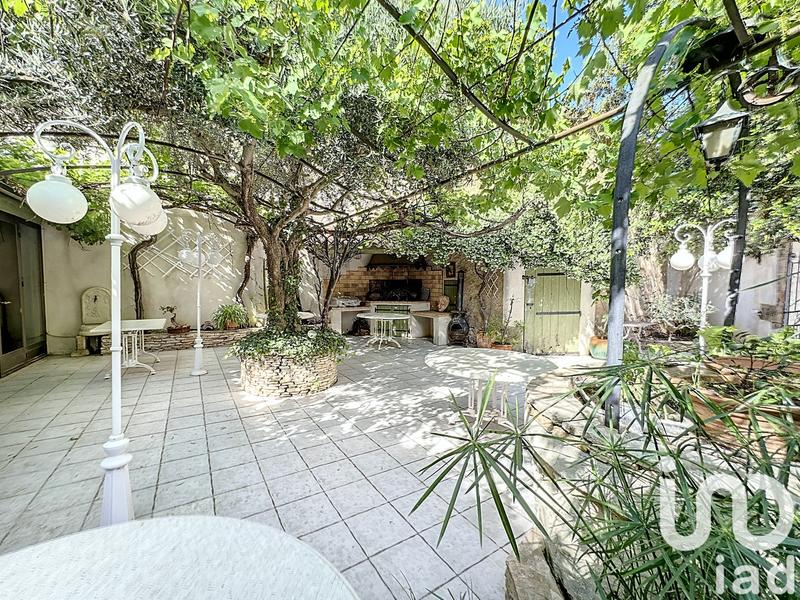 Maison - 360 m² - 10 pièces