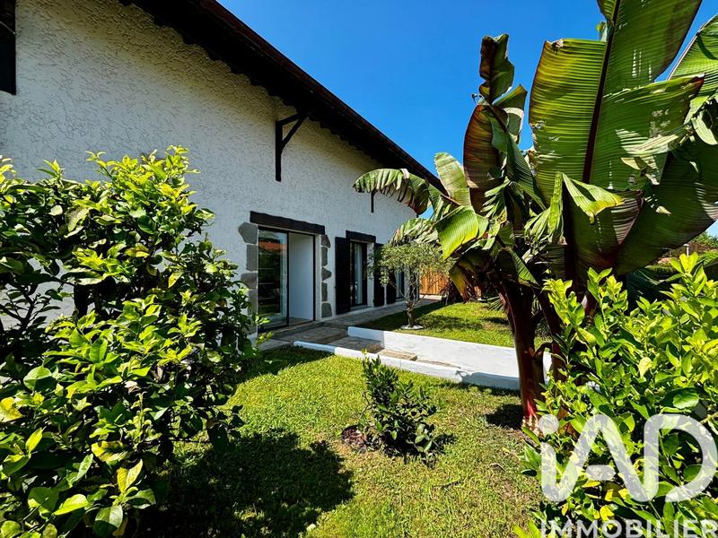 Maison - 200 m² - 7 pièces