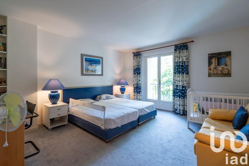 Maison - 289 m² - 10 pièces