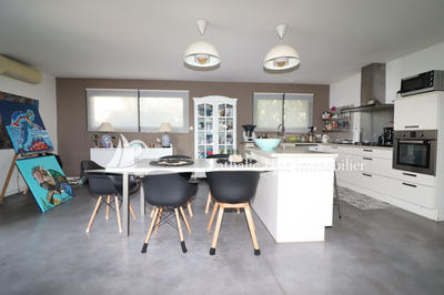 Maison - 198 m² - 6 pièces