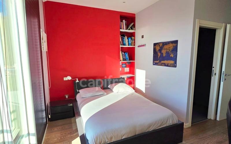 Appartement - 212 m² - 6 pièces