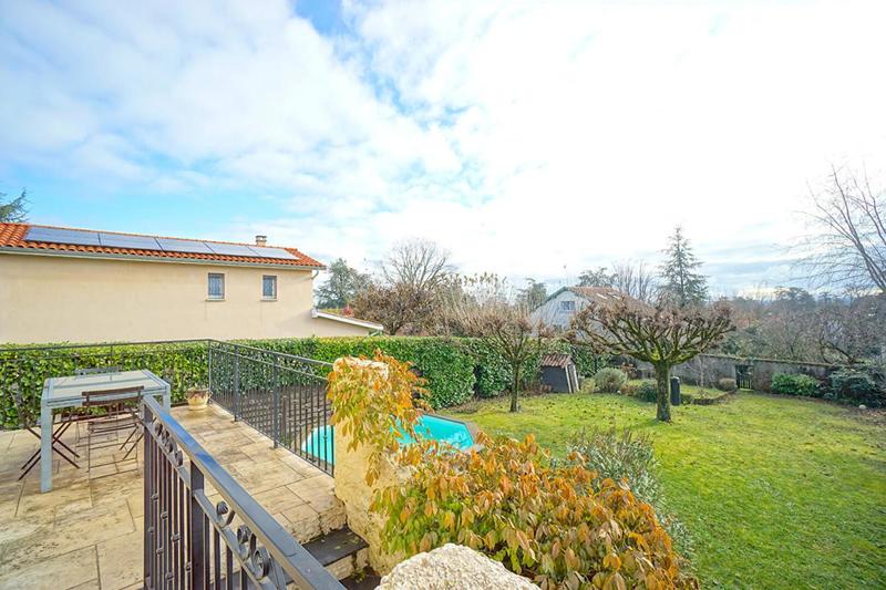 Maison - 180 m² - 9 pièces