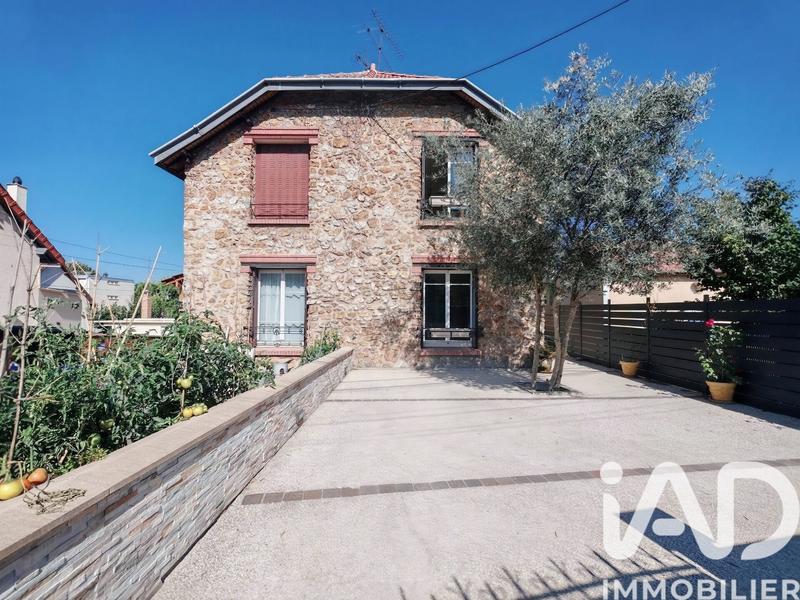 Maison - 96 m² - 4 pièces