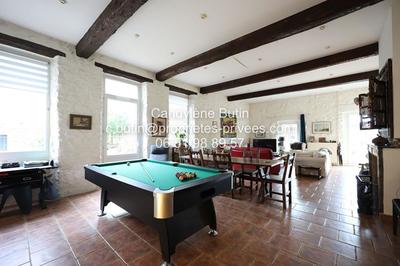 Maison - 320 m² - 12 pièces