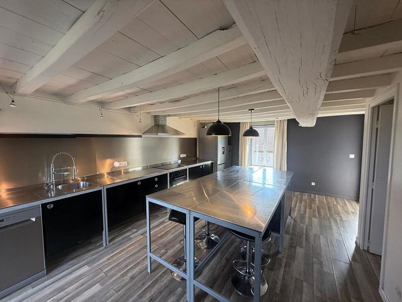 Maison - 240 m² - 7 pièces