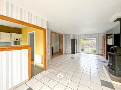 Maison - 90 m² - 5 pièces