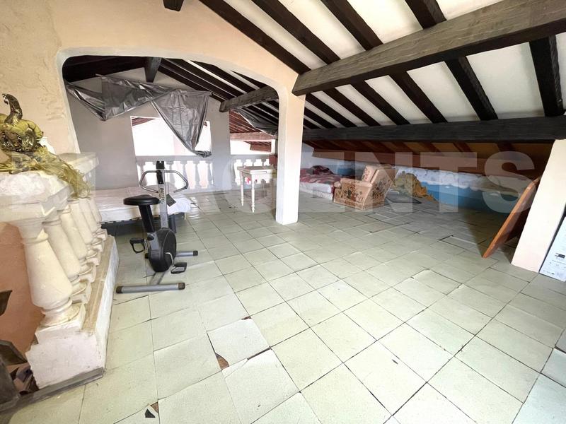 Maison - 224 m² - 9 pièces