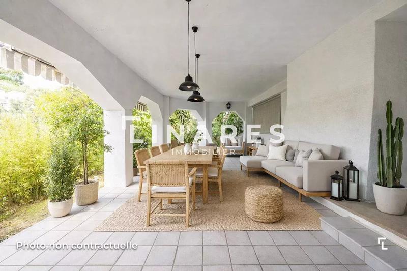 Maison - 180 m² - 5 pièces