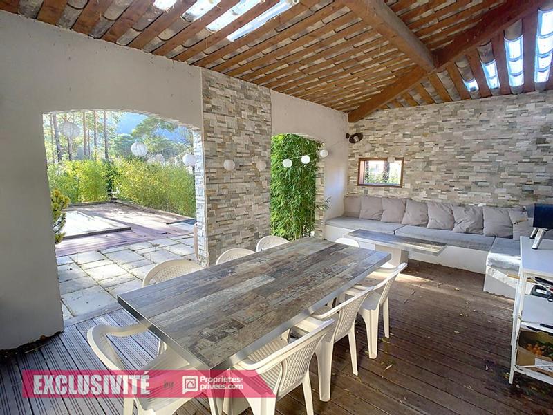 Maison - 200 m² - 6 pièces