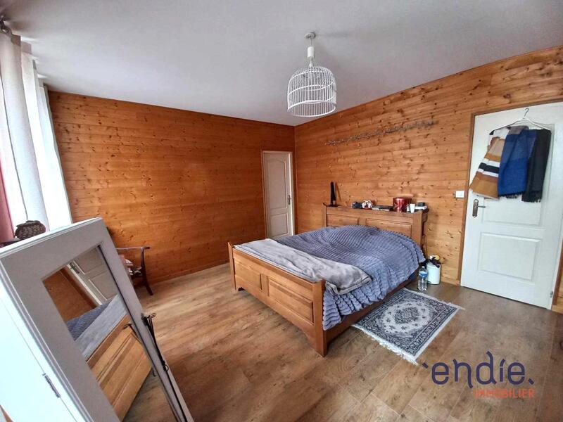 Maison - 246 m² - 7 pièces