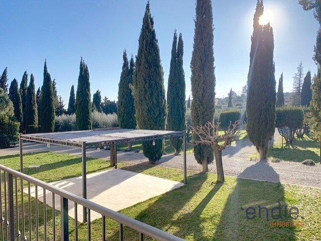 Maison - 258 m² - 7 pièces