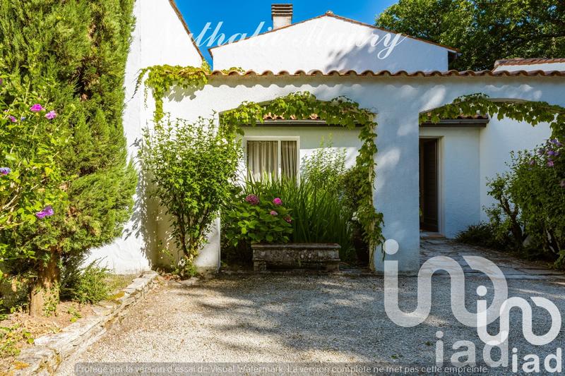 Maison - 240 m² - 7 pièces