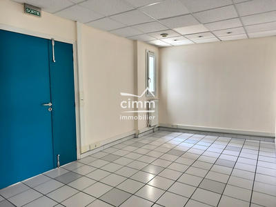 Local d'activités - 59 m² - 3 pièces
