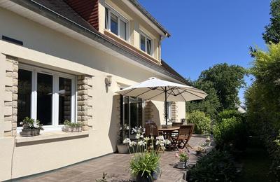 Maison traditionnelle - 187 m² - 8 pièces