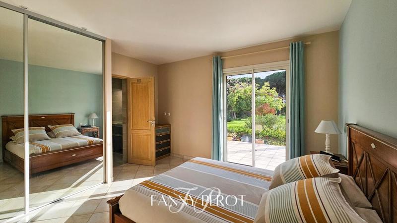 Maison - 220 m² - 6 pièces