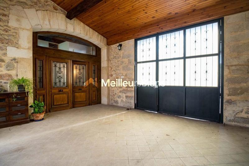 Propriété - 247 m² - 9 pièces
