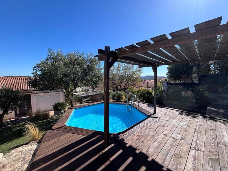 Maison - 99 m² - 4 pièces