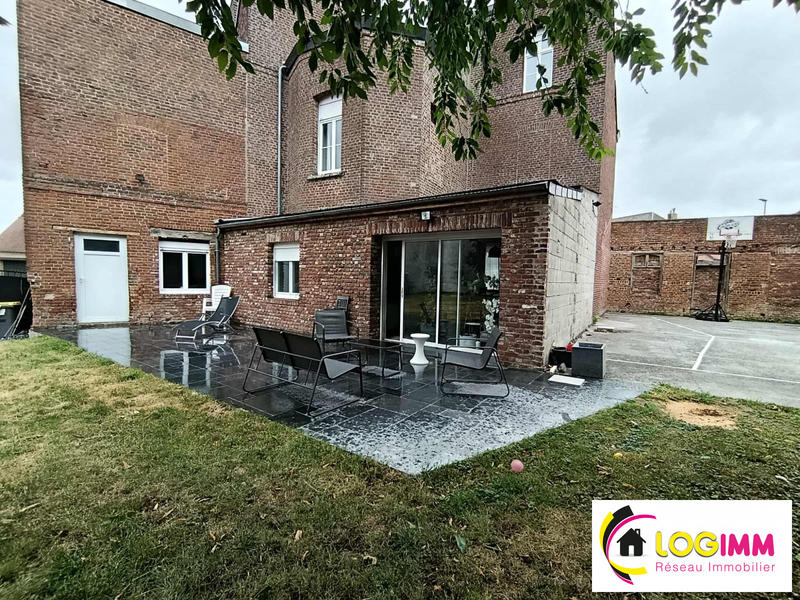 Maison - 203 m² - 10 pièces