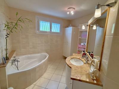 Maison - 127 m² - 6 pièces