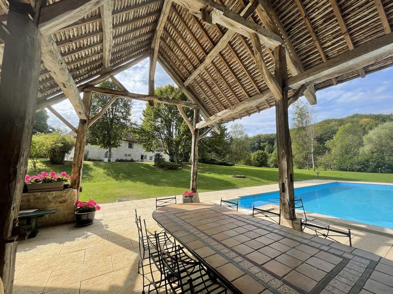 Propriété - 432 m² - 10 pièces