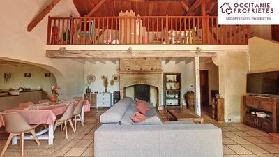 Propriété - 202 m² - 5 pièces