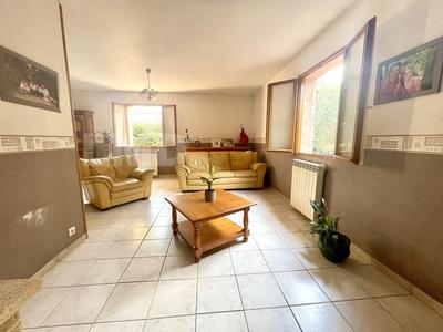 Maison traditionnelle - 156 m² - 5 pièces