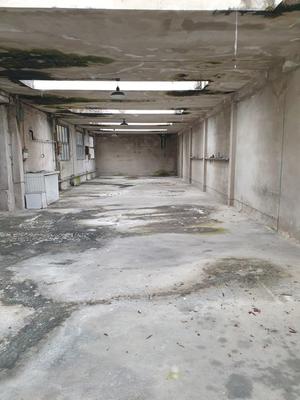 Local d'activité / Entrepôt - 1 251 m² - 29 pièces